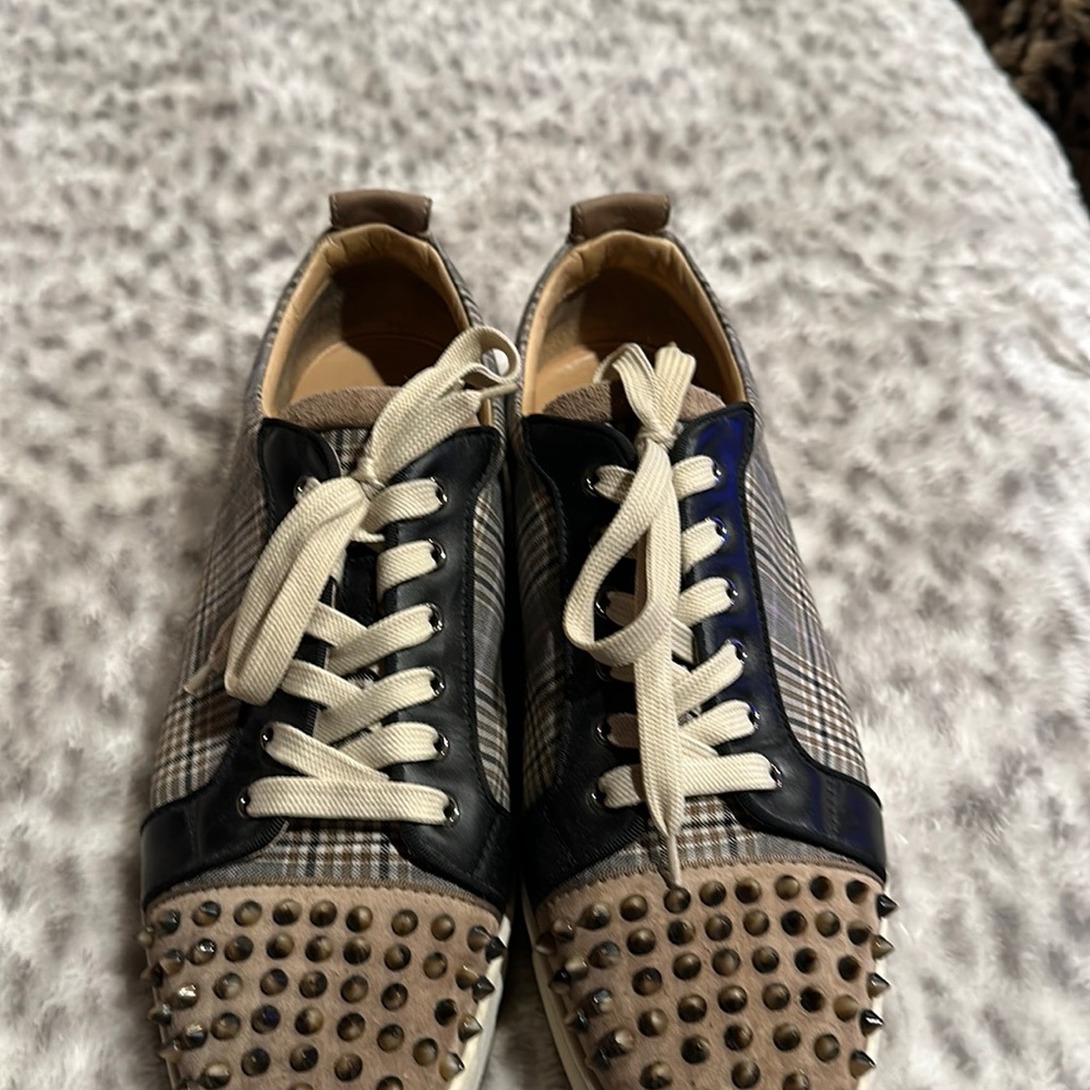 Like new spike Louboutins size 12.5